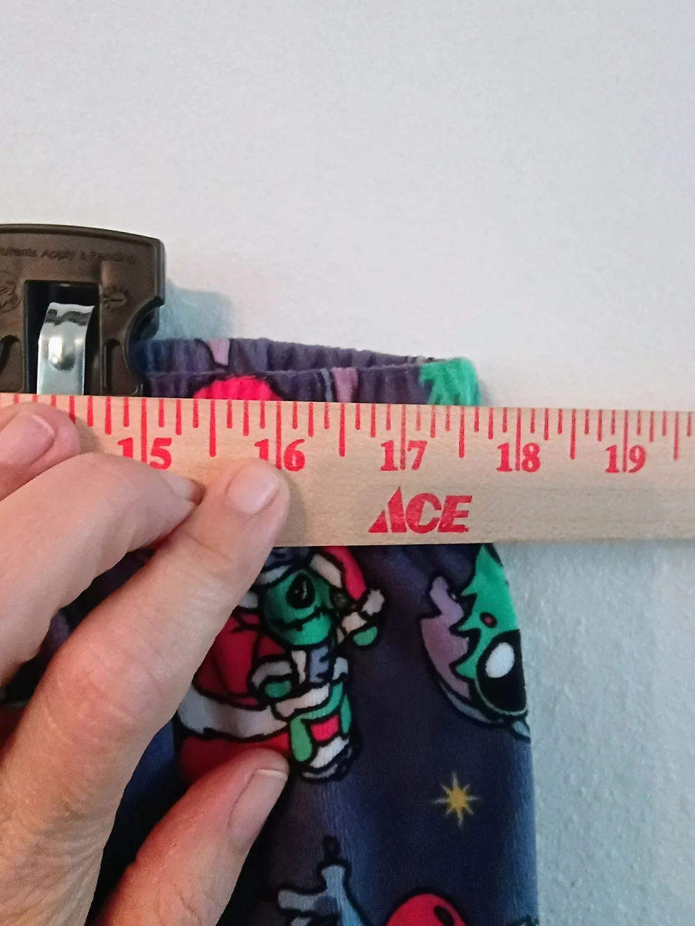 Disney Stitch Christmas Pajama Set XL 16-18 Holiday Lounge Sleepwear Cozy Eomen - Picture 11 of 11